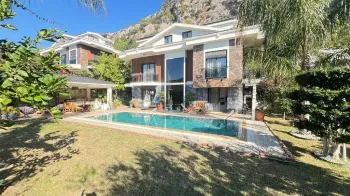 Havuzlu ve Bahçeli Göcek Özel Villa